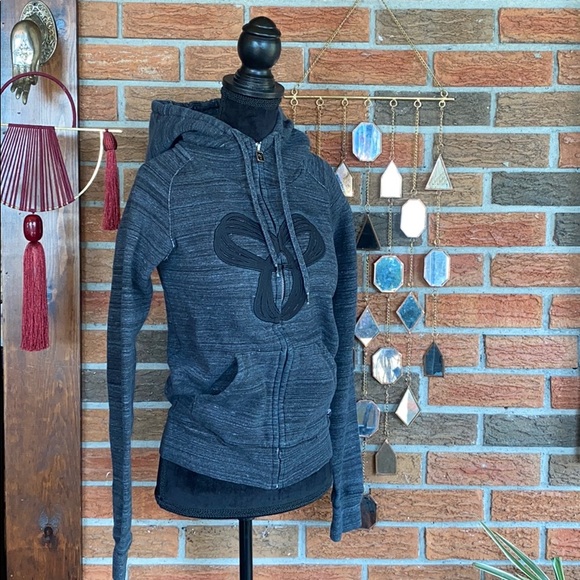 🌟 TNA Hoodie - Picture 1 of 6